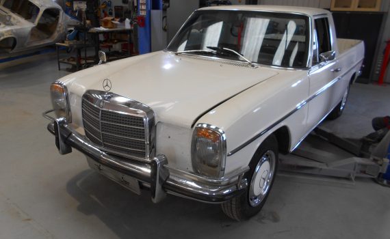 Mercedes-Benz W115 220D Pick-up Restoration