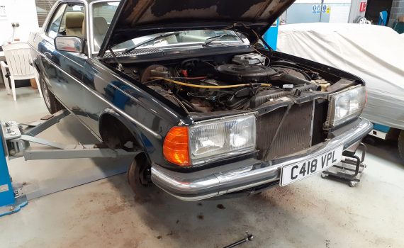 Mercedes C123