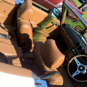 Mercedes-Benz R107 500 SL Interior